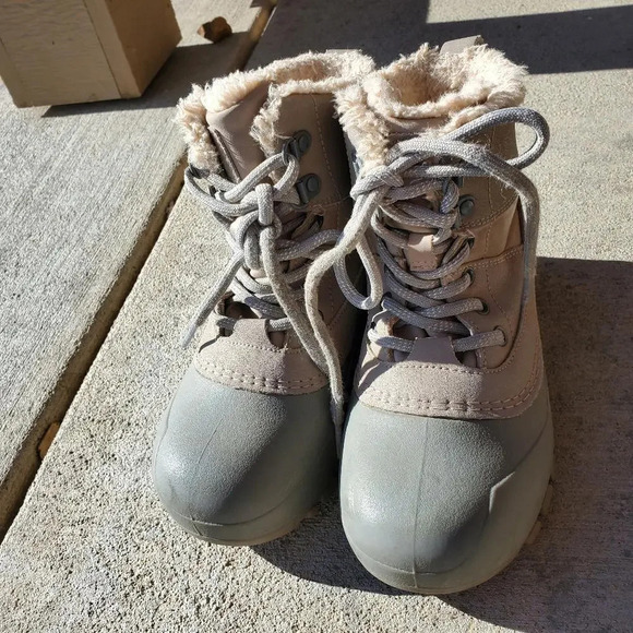 All in Motion Girls Leather Waterproof Winter Snow Boots Size 13 - Picture 2 of 11